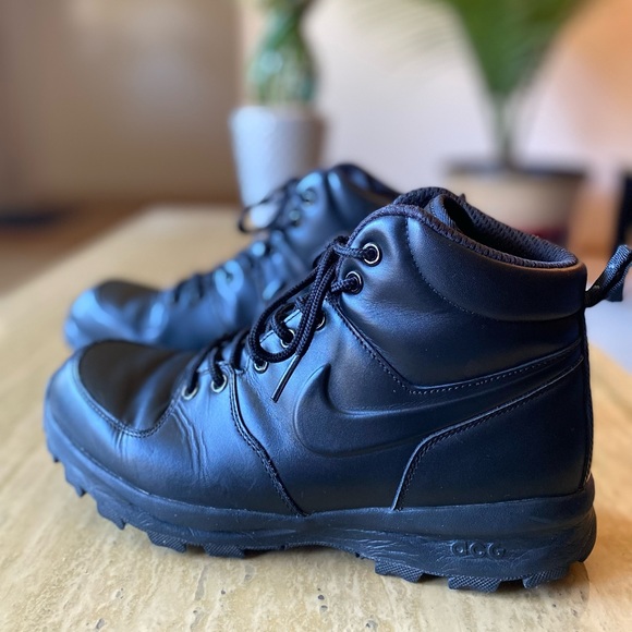 Nike ACG Other - Nike ACG Boots Size 9 1/2
